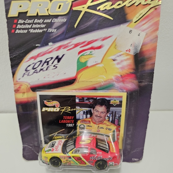 HOT WHEELS Pro-Racing Terry Labonte Collector 1997 1st Edition Car Model - Picture 3 of 16